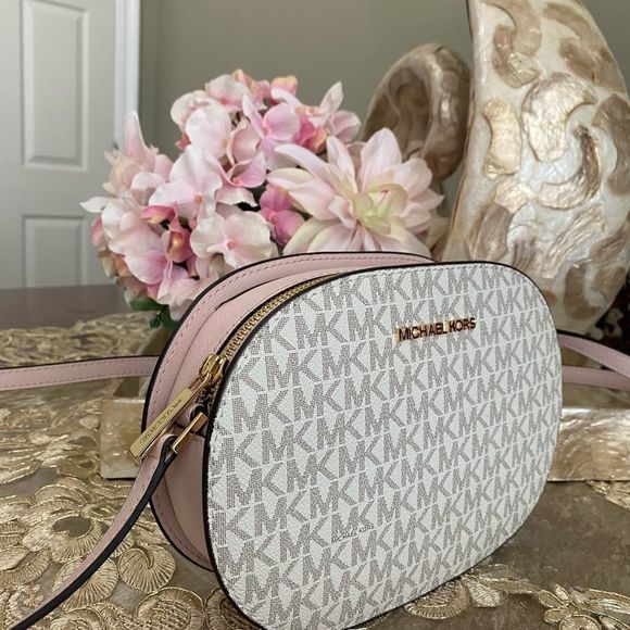 Michael Kors crossbody - Picture 10 of 13